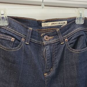 DKNY dark Denim. Size 6R. Straight Leg.